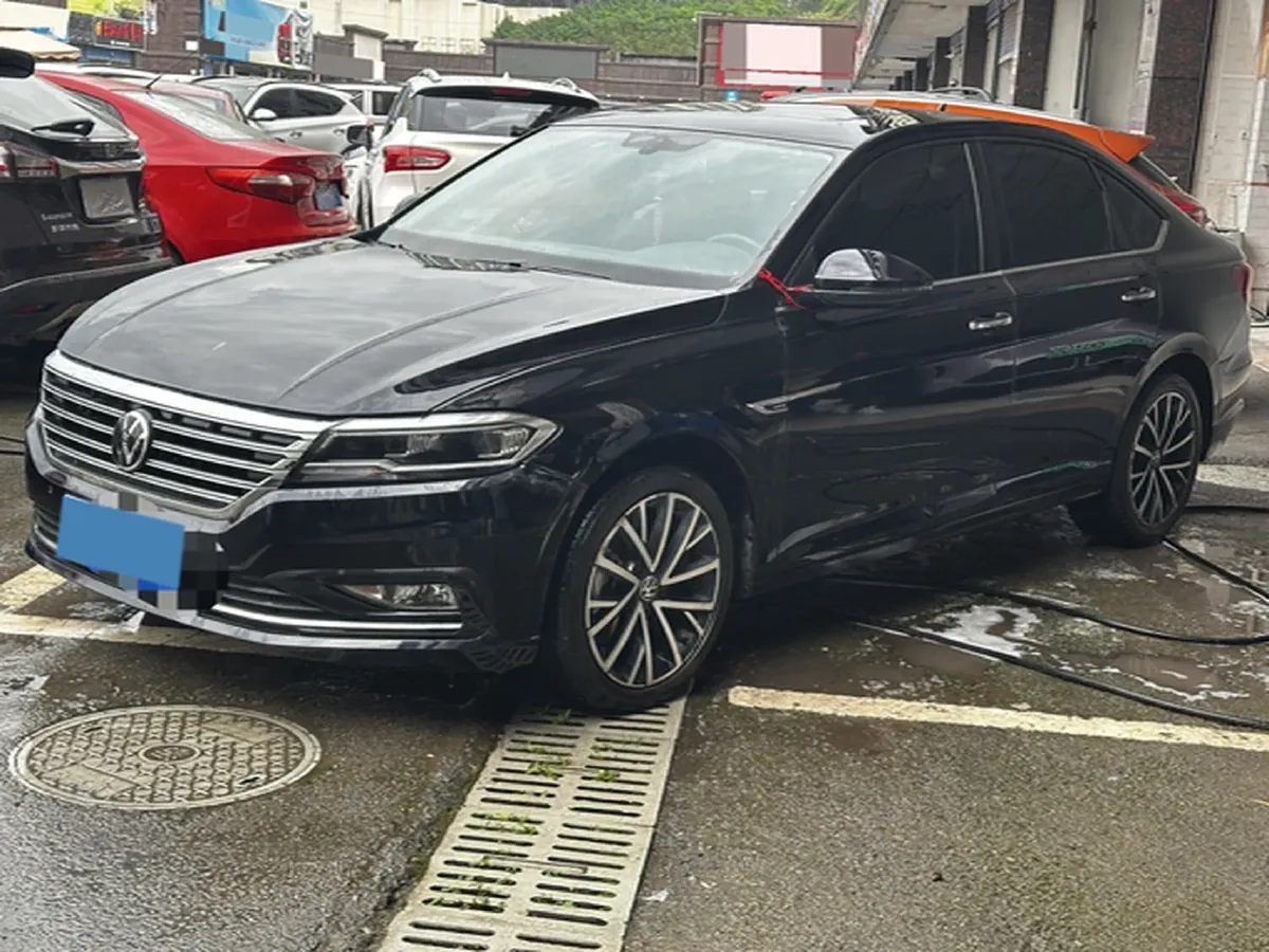 2022 Volkswagen T-Roc 1.4T 150HP L4 7DCT,autocango,china used car exporter,china ev exporter,chinese used car exporter,chinese used ev exporter