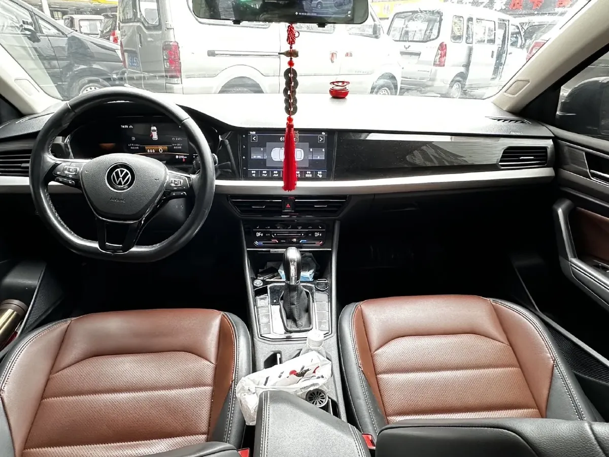 2022 Volkswagen T-Roc 1.4T 150HP L4 7DCT,autocango,china used car exporter,china ev exporter,chinese used car exporter,chinese used ev exporter