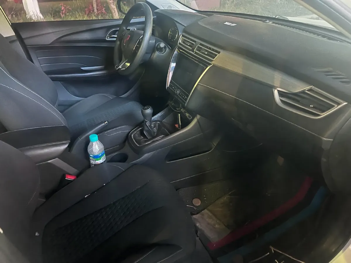 2019 Roewe i5 1.5L 120HP L4 5MT,autocango,china used car exporter,china ev exporter,chinese used car exporter,chinese used ev exporter