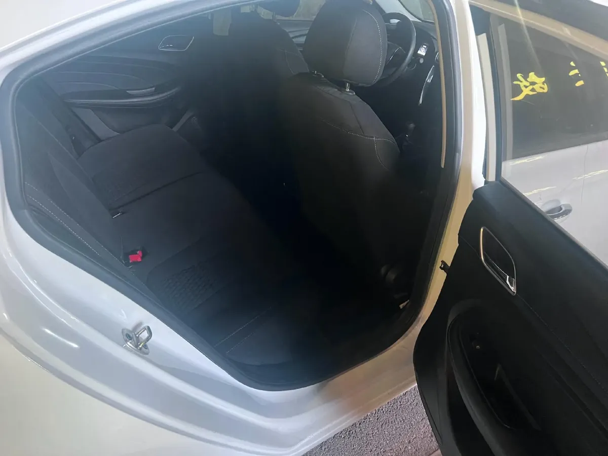 2019 Roewe i5 1.5L 120HP L4 5MT,autocango,china used car exporter,china ev exporter,chinese used car exporter,chinese used ev exporter