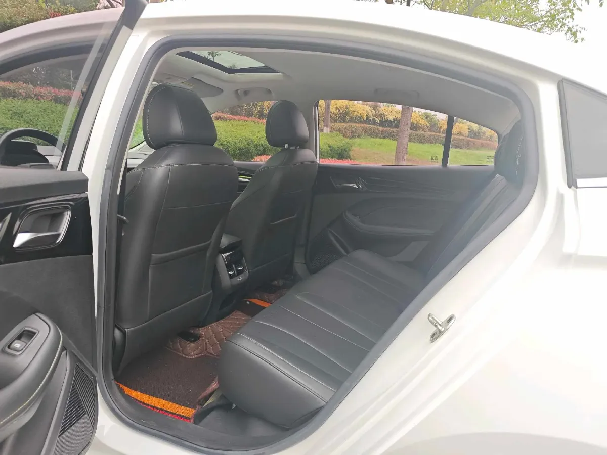 2021 Roewe i5 1.5L 120HP L4 CVT,autocango,china used car exporter,china ev exporter,chinese used car exporter,chinese used ev exporter