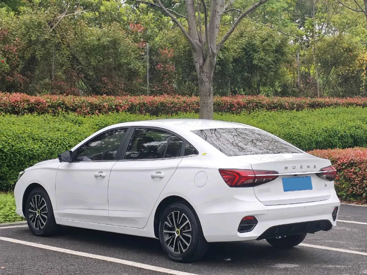 2021 Roewe i5 1.5L 120HP L4 CVT,autocango,china used car exporter,china ev exporter,chinese used car exporter,chinese used ev exporter