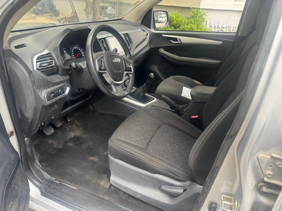 2020 Isuzu Jim 2.4T 211HP L4 5MT,autocango,china used car exporter,china ev exporter,chinese used car exporter,chinese used ev exporter