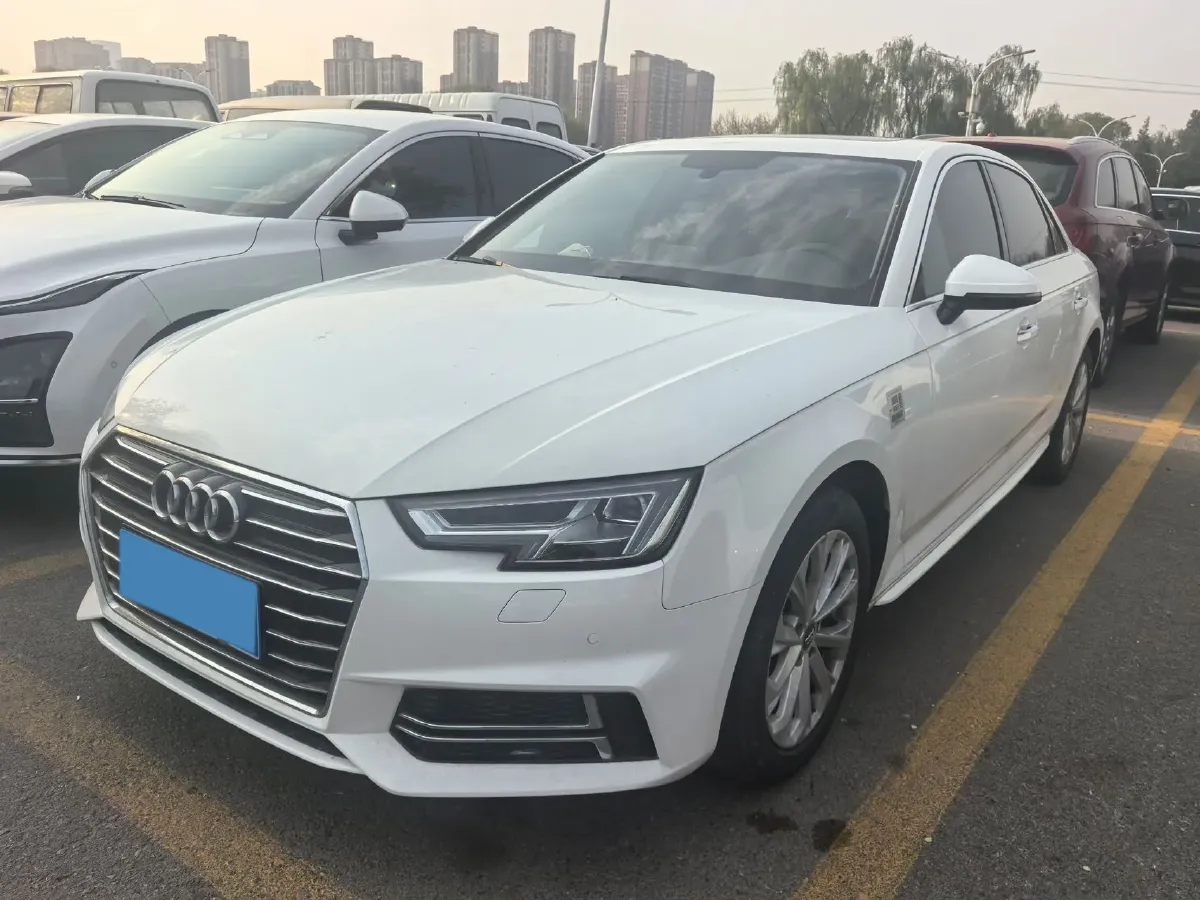 2019 Audi A4L 2.0T 190HP L4 7DCT,autocango,china used car exporter,china ev exporter,chinese used car exporter,chinese used ev exporter