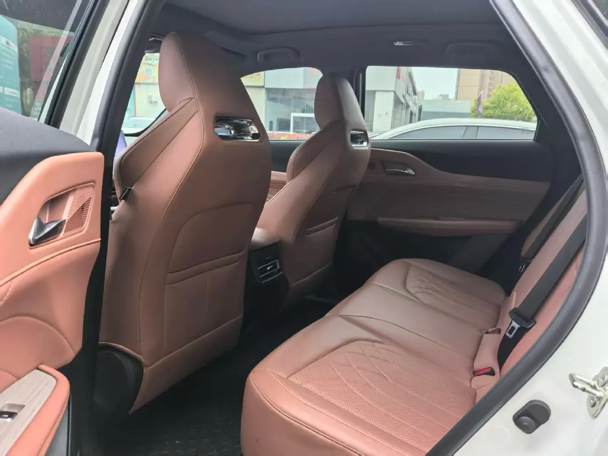 2024 ChangAn UNI-Z 1.5L 98HP L4 E-CVT PHEV 18.4KWH,autocango,china used car exporter,china ev exporter,chinese used car exporter,chinese used ev exporter