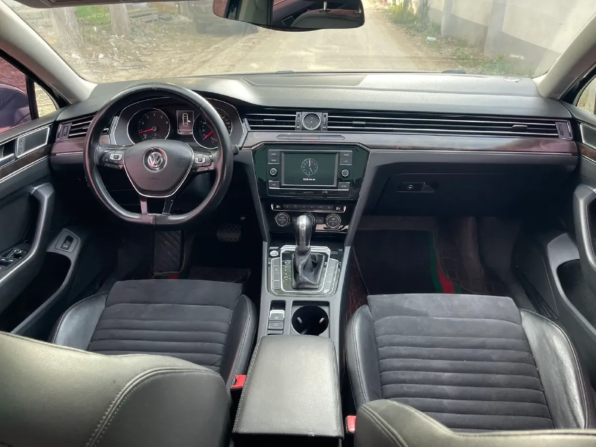 2018 Volkswagen Magotan 1.8T 180HP L4 7DCT,autocango,china used car exporter,china ev exporter,chinese used car exporter,chinese used ev exporter