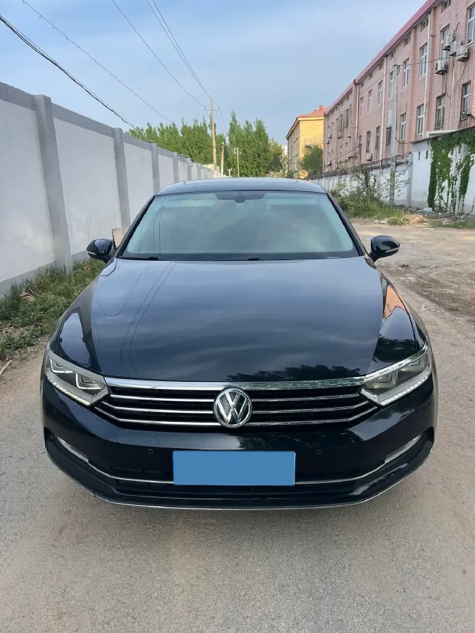 2018 Volkswagen Magotan 1.8T 180HP L4 7DCT,autocango,china used car exporter,china ev exporter,chinese used car exporter,chinese used ev exporter