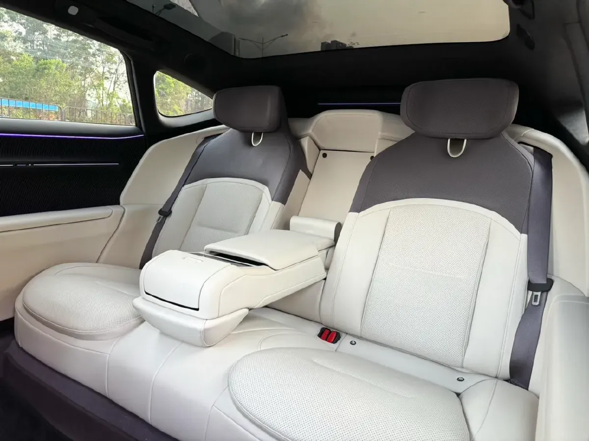 2025 Avatr 12 1.5T 156HP L4 REEV 39.05KWH,autocango,china used car exporter,china ev exporter,chinese used car exporter,chinese used ev exporter