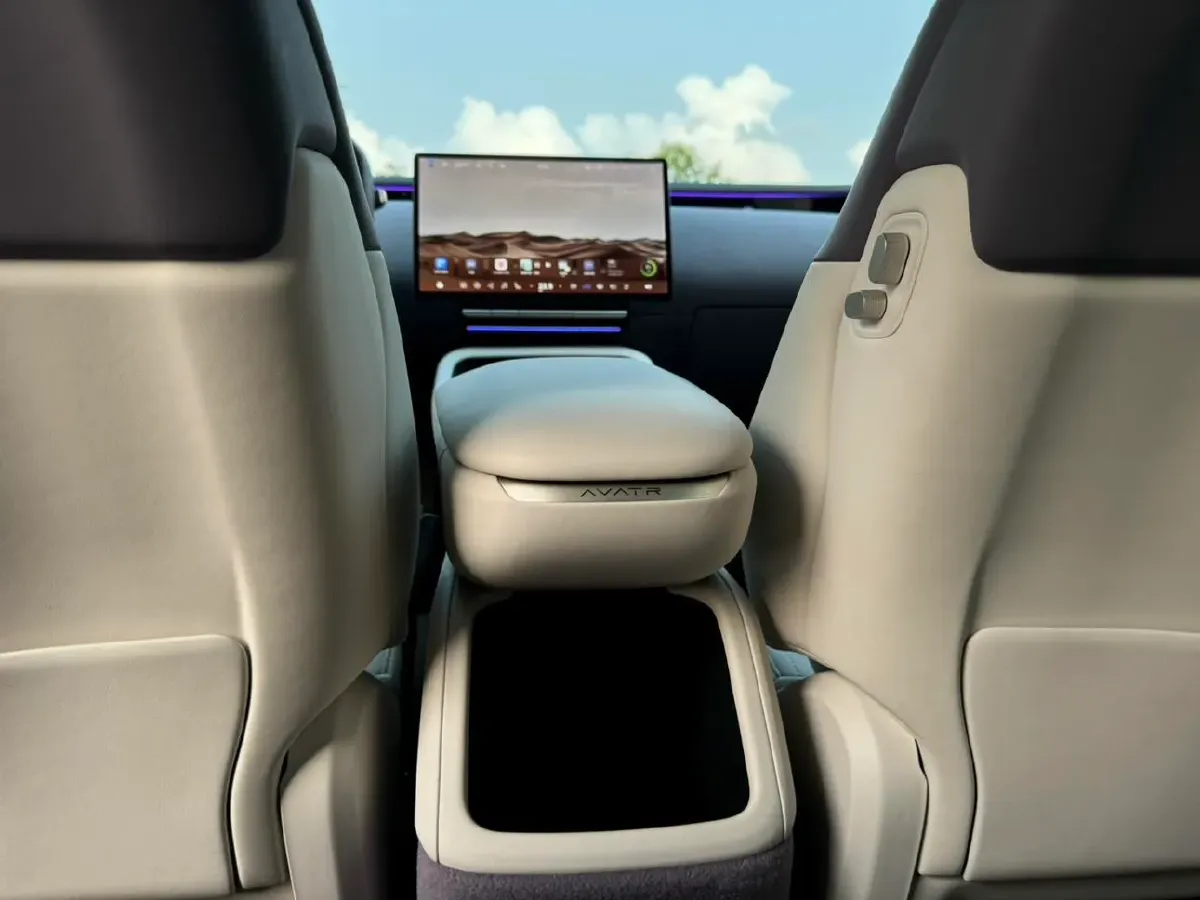 2025 Avatr 12 1.5T 156HP L4 REEV 39.05KWH,autocango,china used car exporter,china ev exporter,chinese used car exporter,chinese used ev exporter