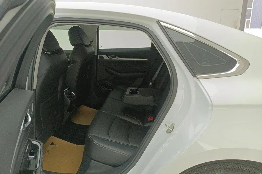 2023 Geely Preface 2.0T 190HP L4 7DCT,autocango,china used car exporter,china ev exporter,chinese used car exporter,chinese used ev exporter