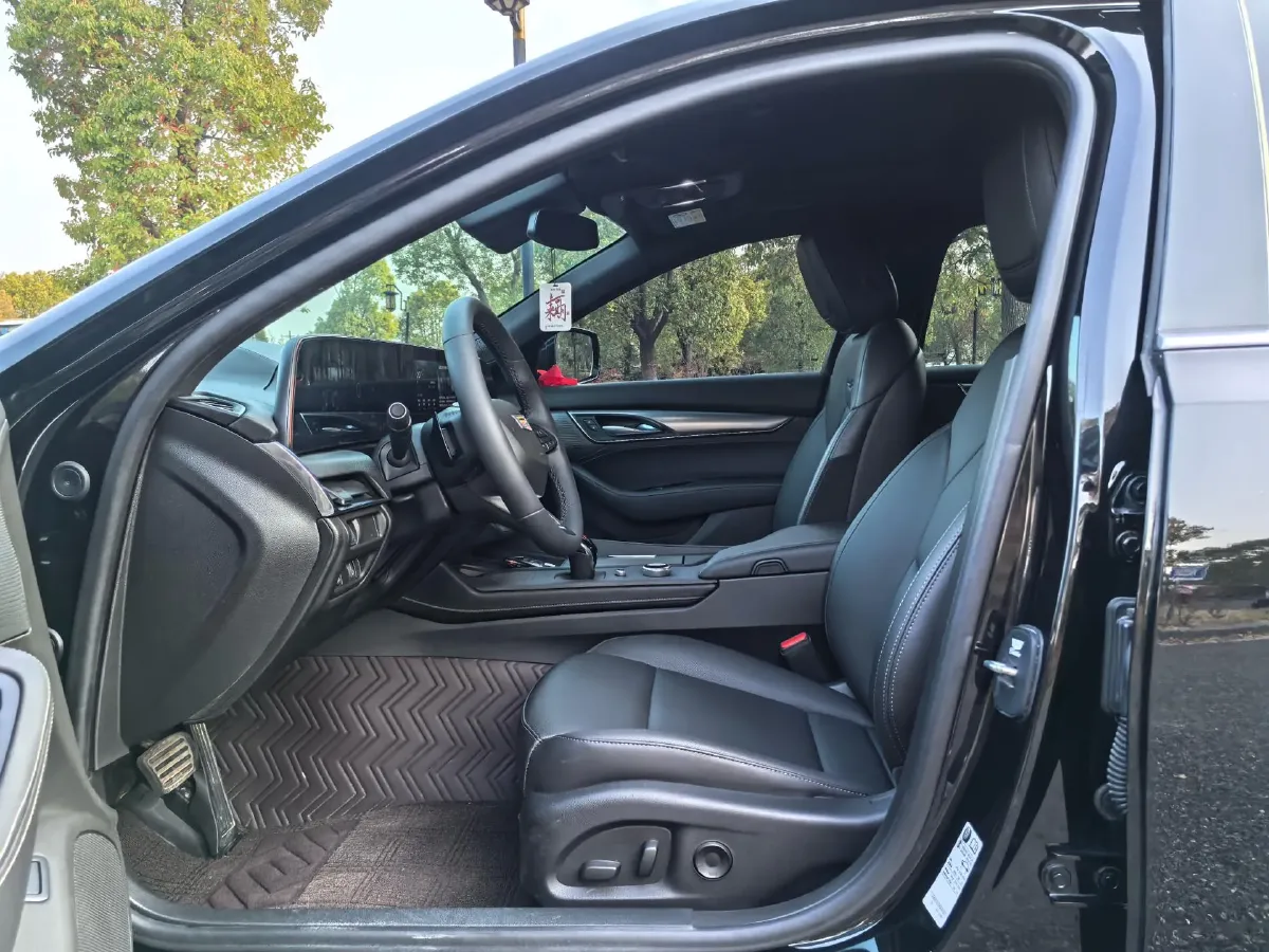 2025 Cadillac CT5 2.0T 237HP L4 10AT,autocango,china used car exporter,china ev exporter,chinese used car exporter,chinese used ev exporter