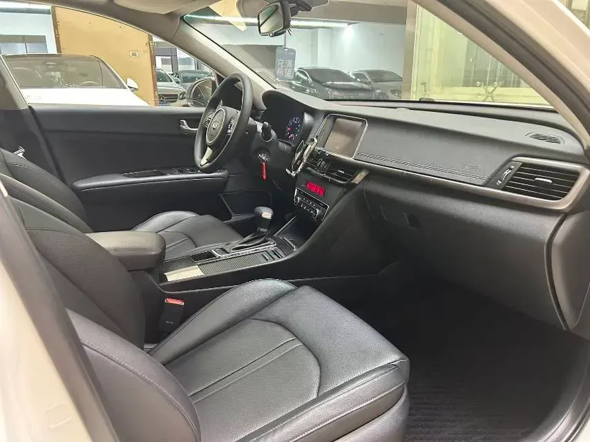 2017 Kia K5 2.0L 161HP L4 6AT,autocango,china used car exporter,china ev exporter,chinese used car exporter,chinese used ev exporter