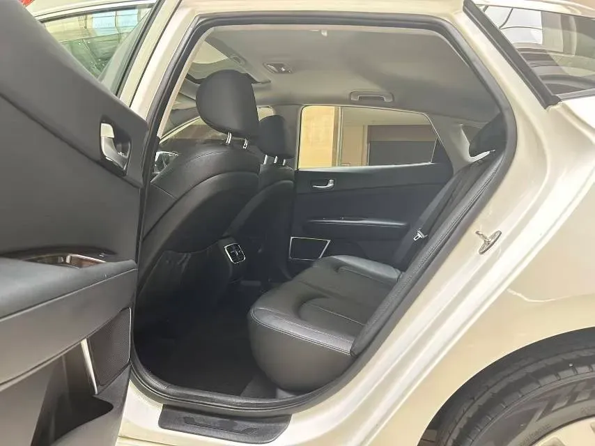 2017 Kia K5 2.0L 161HP L4 6AT,autocango,china used car exporter,china ev exporter,chinese used car exporter,chinese used ev exporter