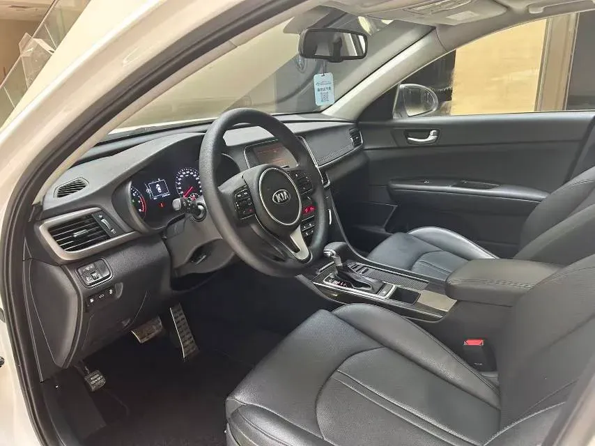 2017 Kia K5 2.0L 161HP L4 6AT,autocango,china used car exporter,china ev exporter,chinese used car exporter,chinese used ev exporter