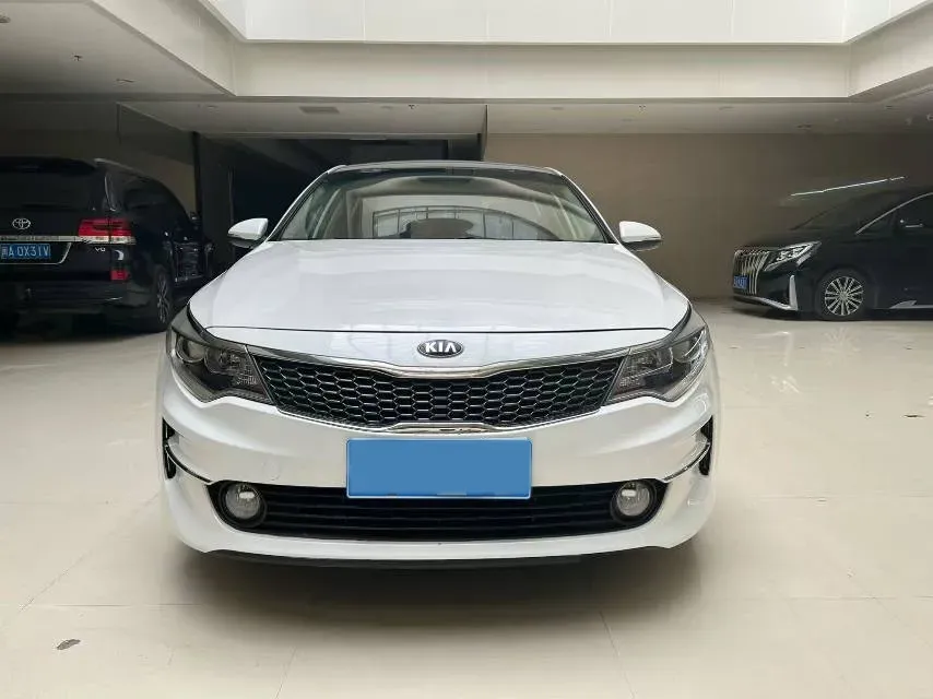 2017 Kia K5 2.0L 161HP L4 6AT,autocango,china used car exporter,china ev exporter,chinese used car exporter,chinese used ev exporter