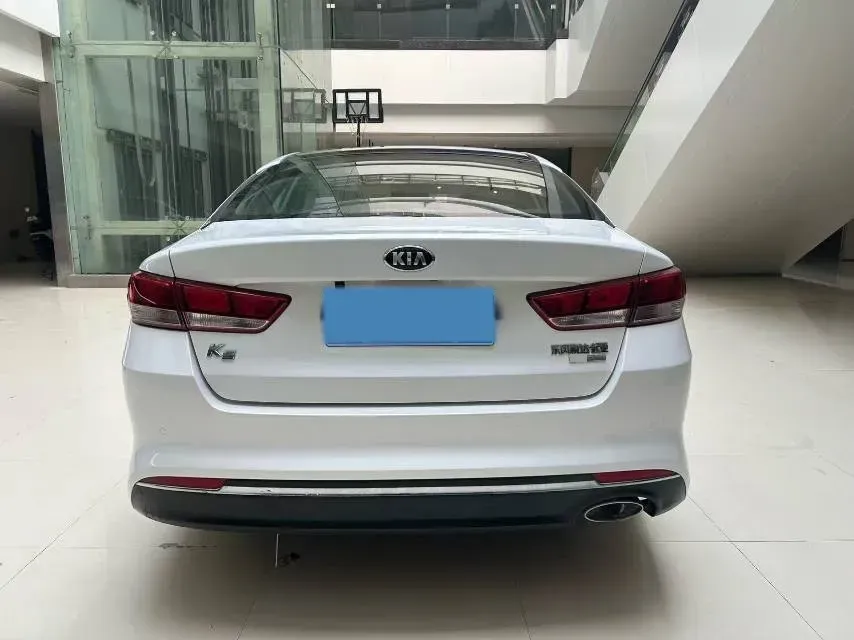 2017 Kia K5 2.0L 161HP L4 6AT,autocango,china used car exporter,china ev exporter,chinese used car exporter,chinese used ev exporter