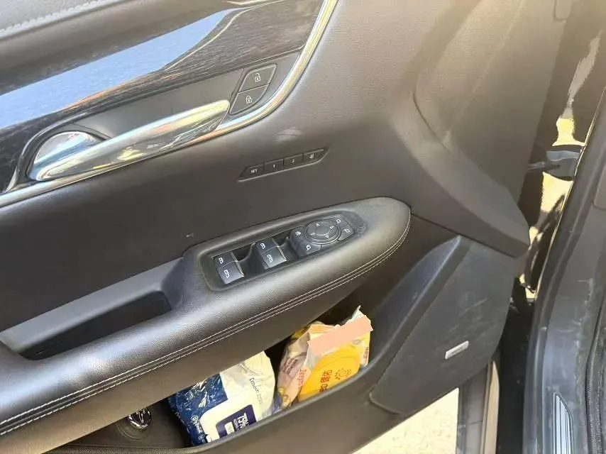 2021 Cadillac XT5 2.0T 237HP L4 9AT,autocango,china used car exporter,china ev exporter,chinese used car exporter,chinese used ev exporter