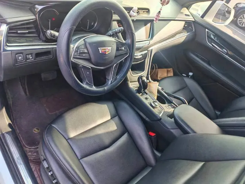 2021 Cadillac XT5 2.0T 237HP L4 9AT,autocango,china used car exporter,china ev exporter,chinese used car exporter,chinese used ev exporter