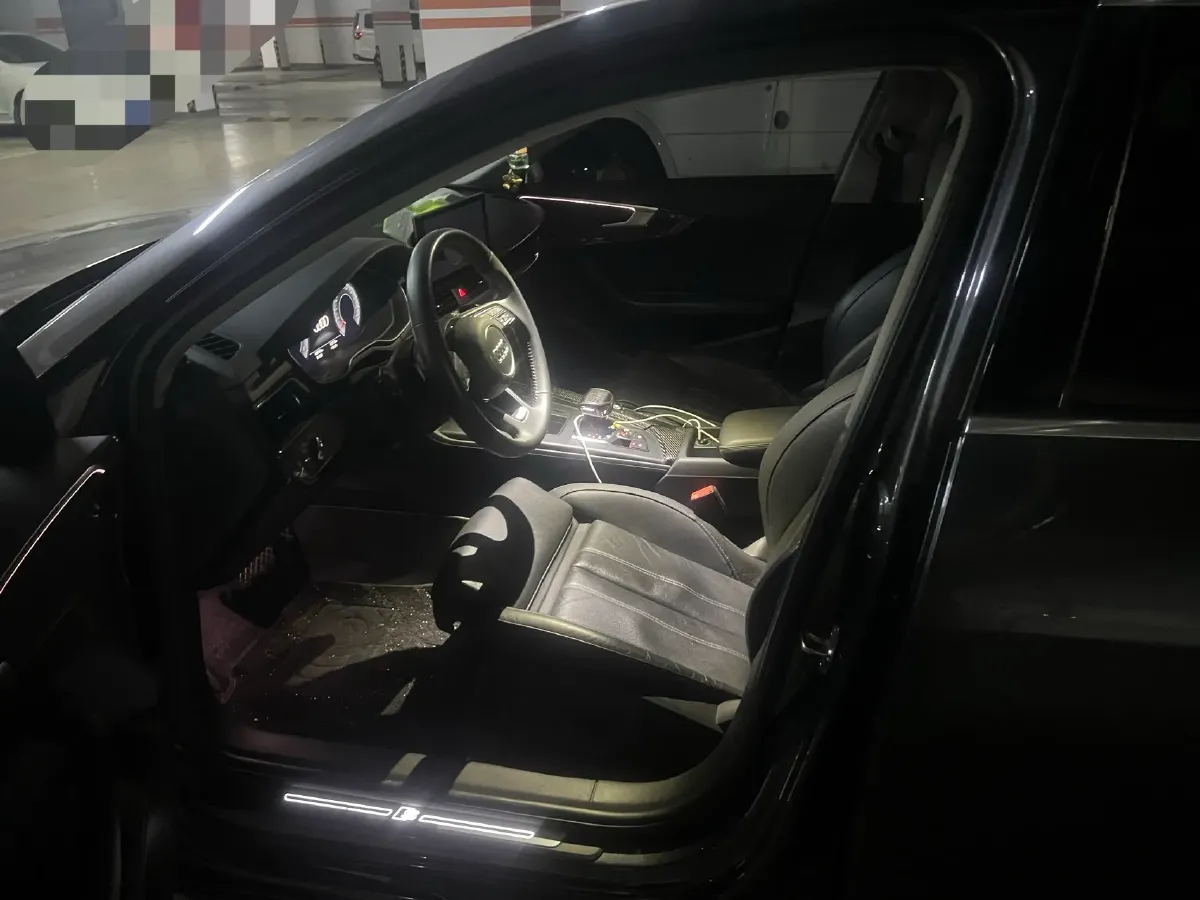 2020 Audi A4L 2.0T 150HP L4 7DCT,autocango,china used car exporter,china ev exporter,chinese used car exporter,chinese used ev exporter