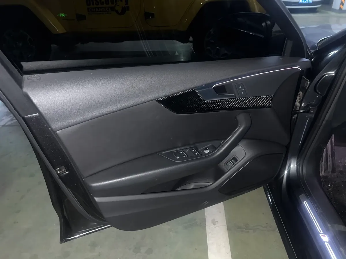 2020 Audi A4L 2.0T 150HP L4 7DCT,autocango,china used car exporter,china ev exporter,chinese used car exporter,chinese used ev exporter