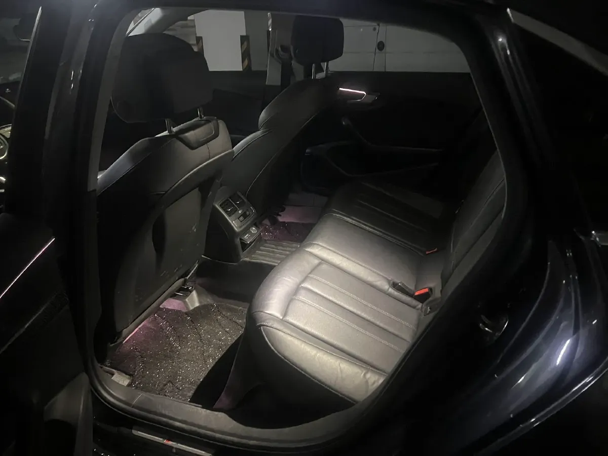 2020 Audi A4L 2.0T 150HP L4 7DCT,autocango,china used car exporter,china ev exporter,chinese used car exporter,chinese used ev exporter