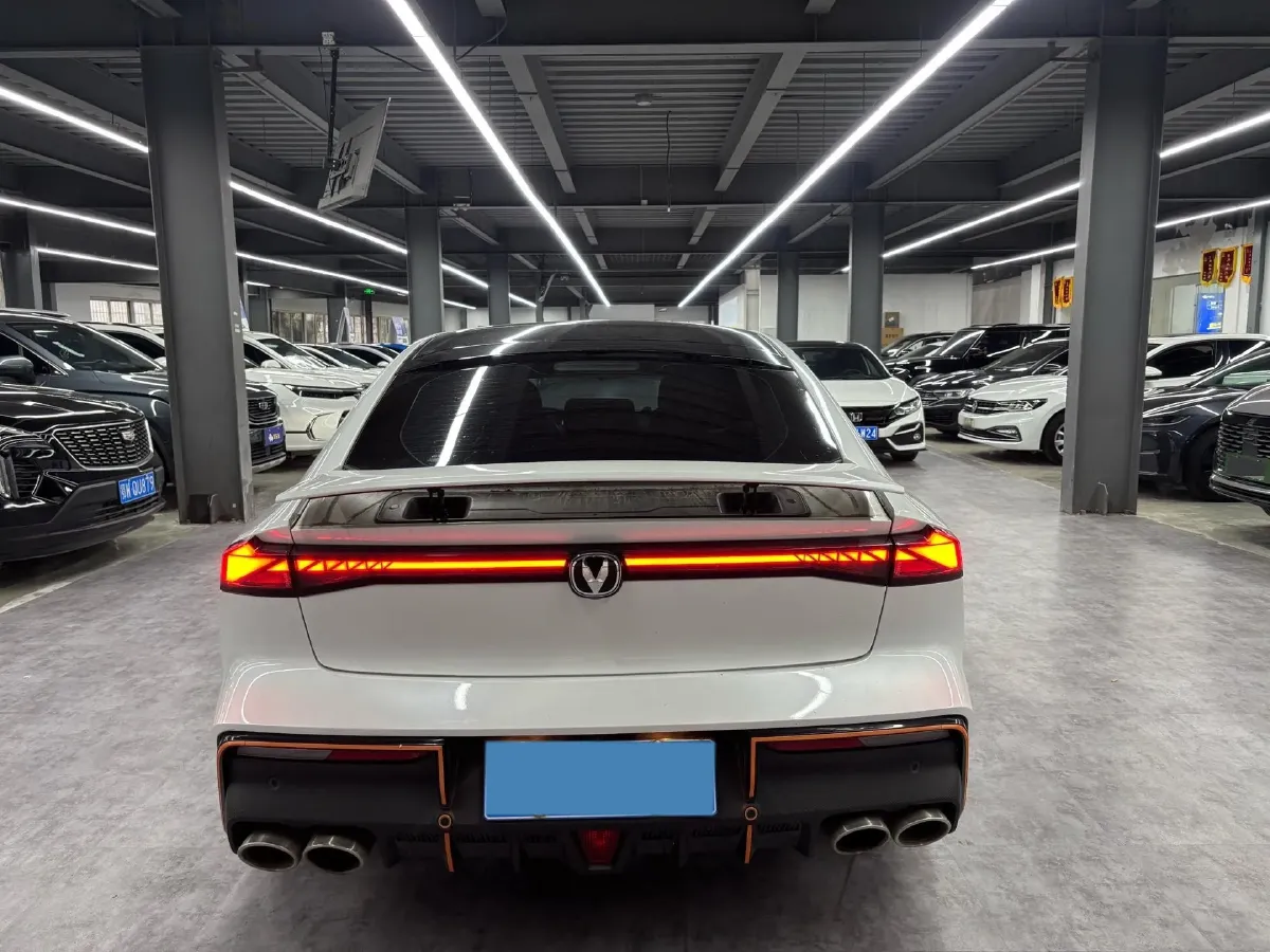 2022 ChangAn UNI-V 1.5T 188HP L4 7DCT,autocango,china used car exporter,china ev exporter,chinese used car exporter,chinese used ev exporter