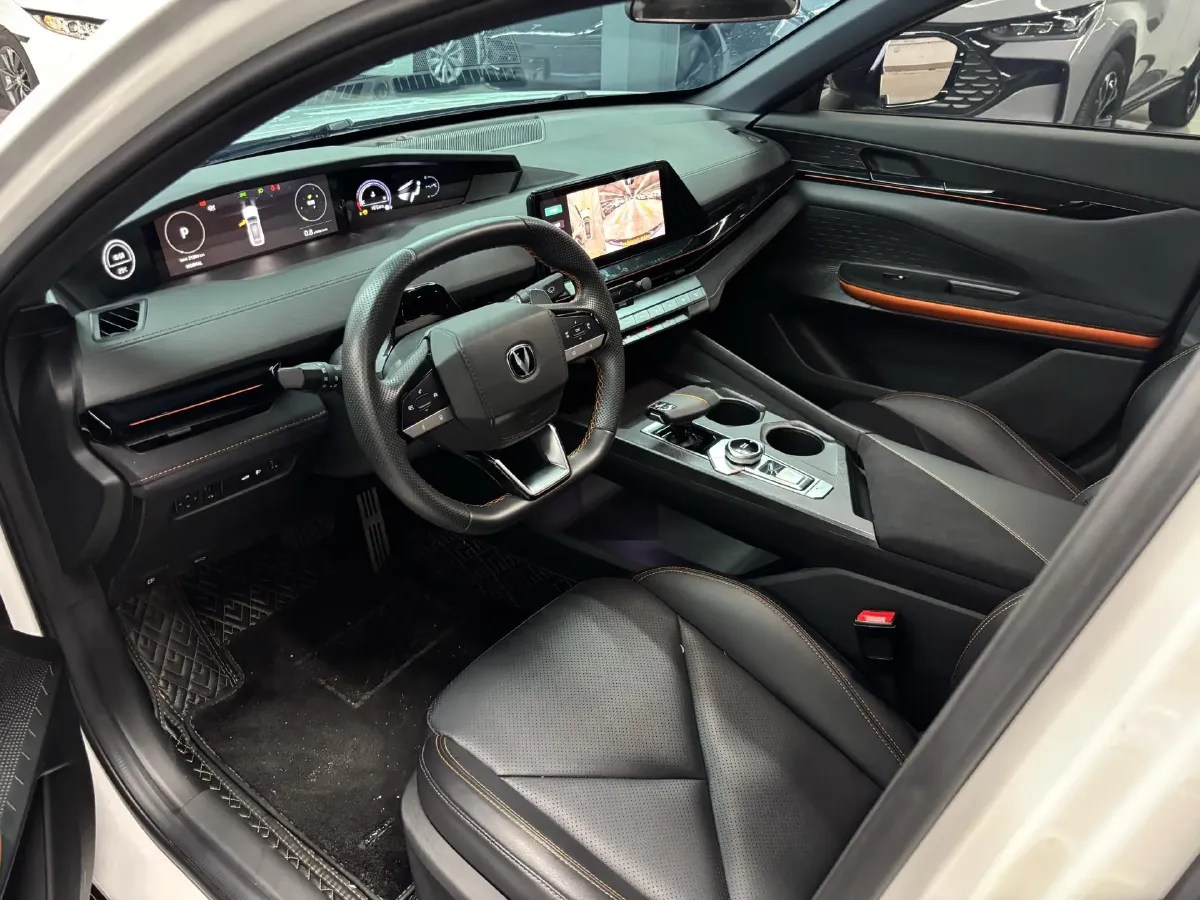 2022 ChangAn UNI-V 1.5T 188HP L4 7DCT,autocango,china used car exporter,china ev exporter,chinese used car exporter,chinese used ev exporter