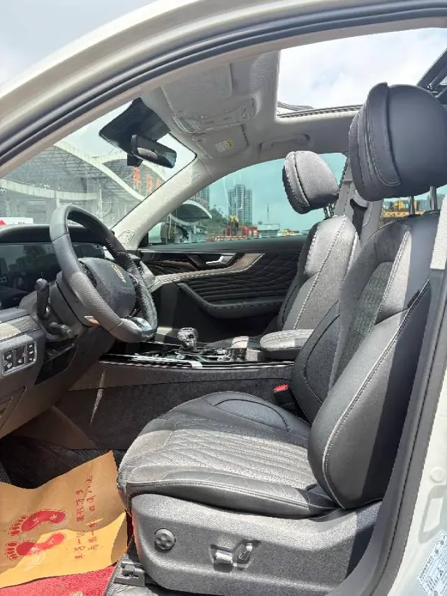 2022 HongQi HS5 2.0T 224HP L4 6AT,autocango,china used car exporter,china ev exporter,chinese used car exporter,chinese used ev exporter