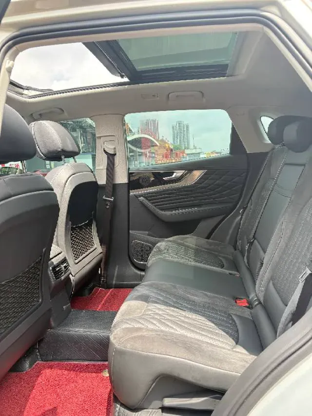 2022 HongQi HS5 2.0T 224HP L4 6AT,autocango,china used car exporter,china ev exporter,chinese used car exporter,chinese used ev exporter