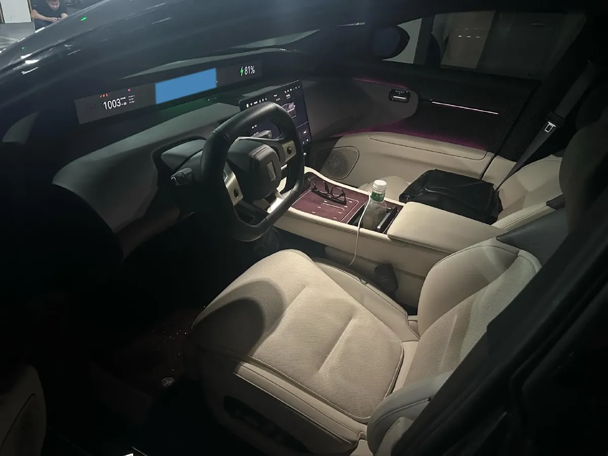 2025 Avatr 12 1.5T 156HP L4 REEV 39.05KWH,autocango,china used car exporter,china ev exporter,chinese used car exporter,chinese used ev exporter