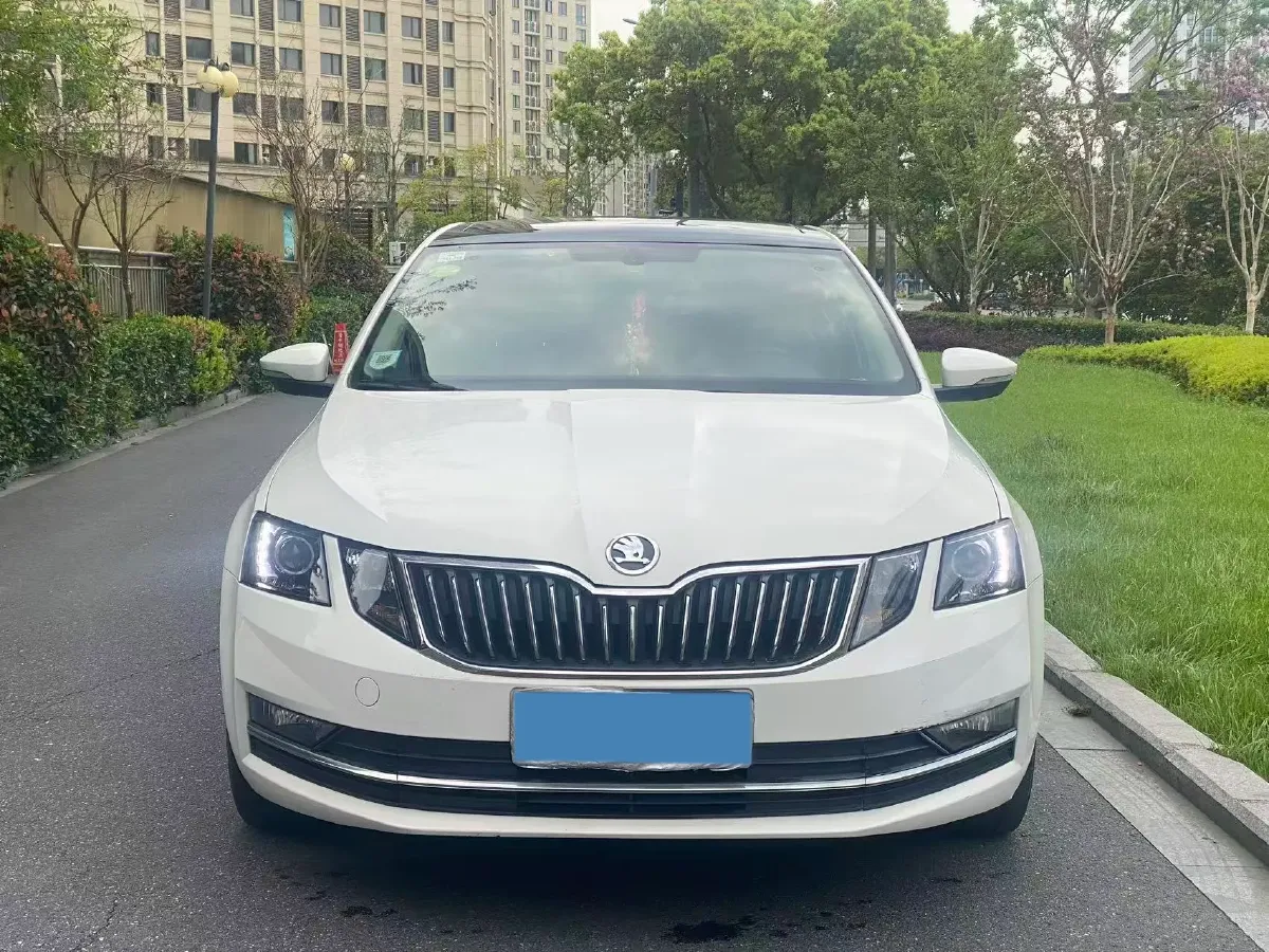 2018 Skoda Octavia 1.2T 116HP L4 7DCT,autocango,china used car exporter,china ev exporter,chinese used car exporter,chinese used ev exporter