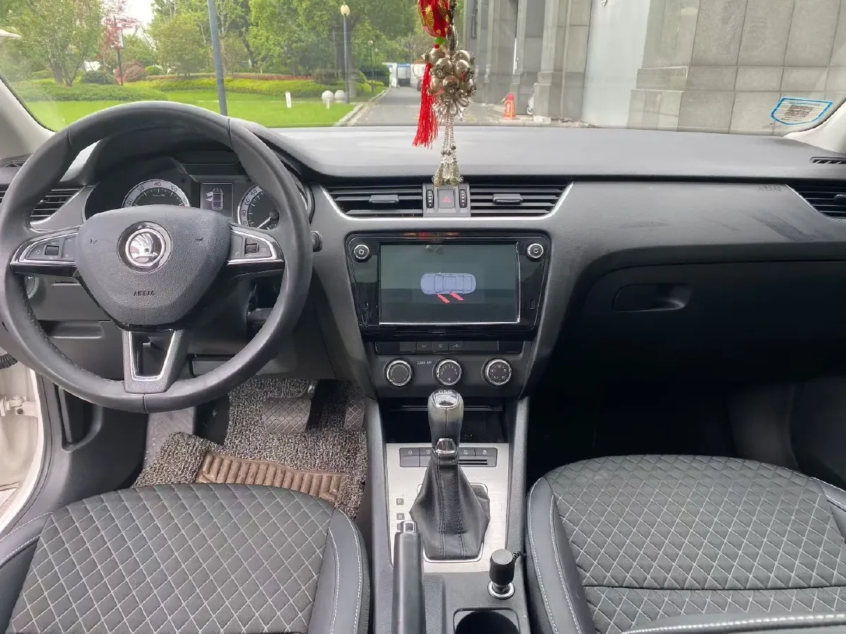 2018 Skoda Octavia 1.2T 116HP L4 7DCT,autocango,china used car exporter,china ev exporter,chinese used car exporter,chinese used ev exporter