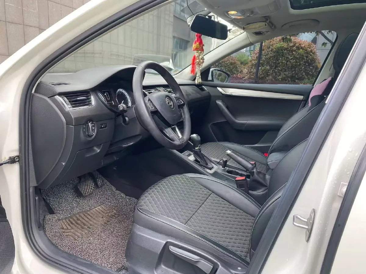 2018 Skoda Octavia 1.2T 116HP L4 7DCT,autocango,china used car exporter,china ev exporter,chinese used car exporter,chinese used ev exporter