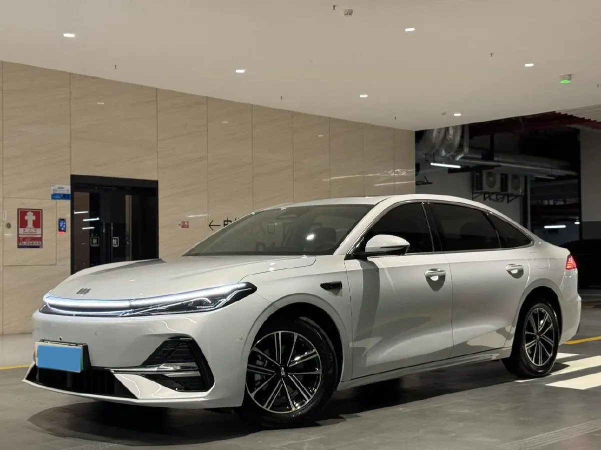 2025 Geely Galaxy A7 1.5L 112HP L4 1DHT PHEV,autocango,china used car exporter,china ev exporter,chinese used car exporter,chinese used ev exporter