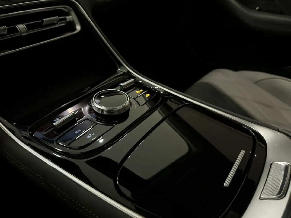 2025 Geely Galaxy A7 1.5L 112HP L4 1DHT PHEV,autocango,china used car exporter,china ev exporter,chinese used car exporter,chinese used ev exporter