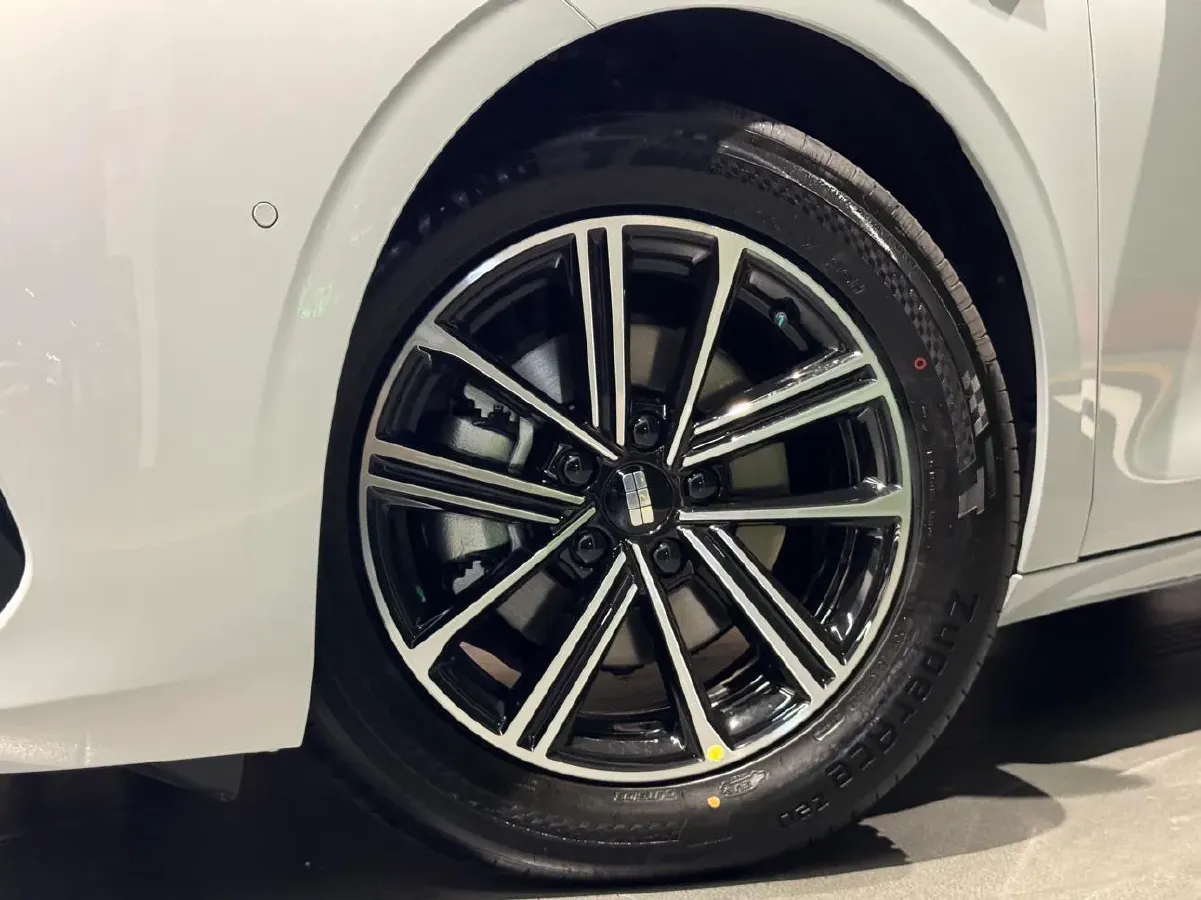 2025 Geely Galaxy A7 1.5L 112HP L4 1DHT PHEV,autocango,china used car exporter,china ev exporter,chinese used car exporter,chinese used ev exporter