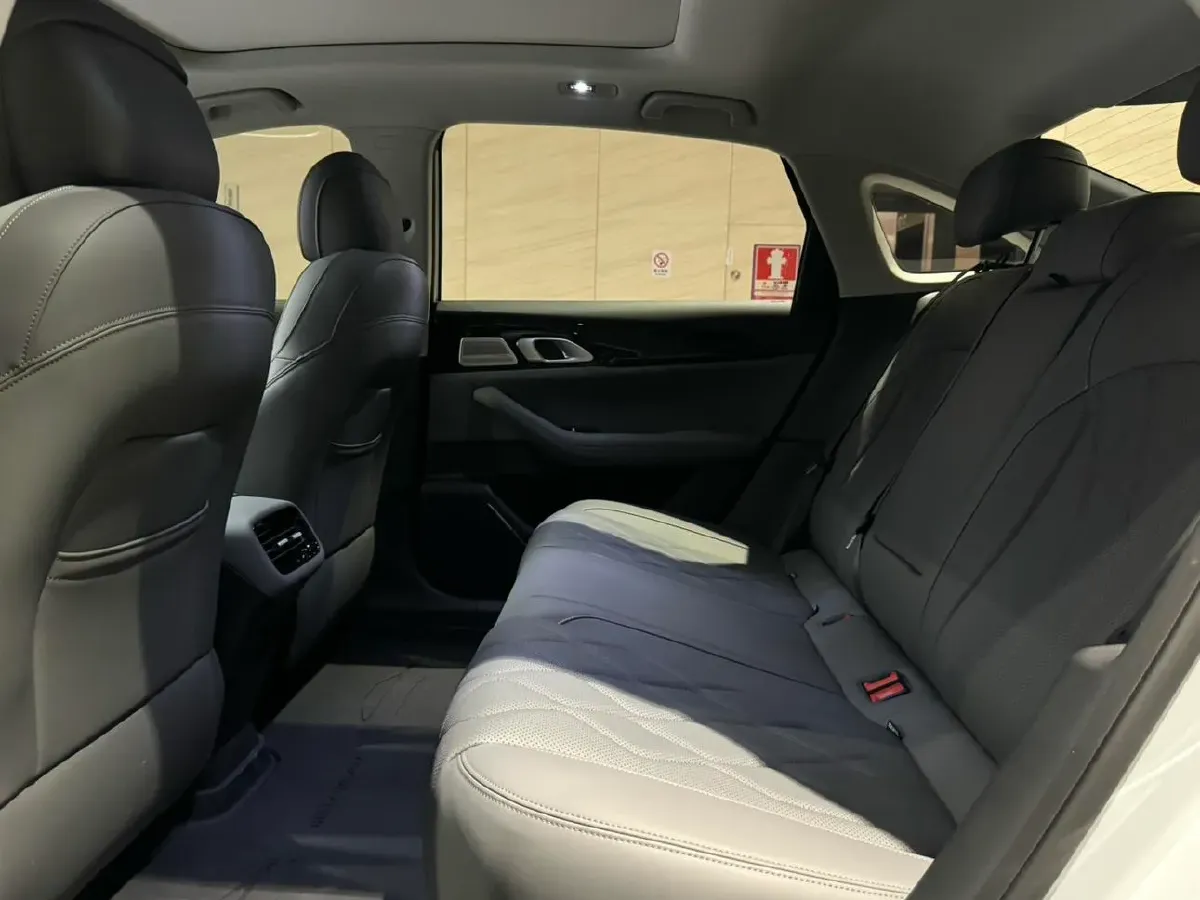 2025 Geely Galaxy A7 1.5L 112HP L4 1DHT PHEV,autocango,china used car exporter,china ev exporter,chinese used car exporter,chinese used ev exporter