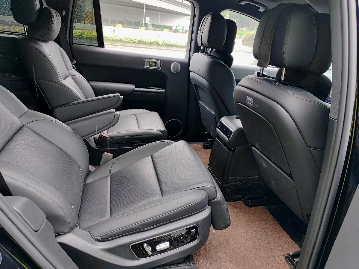 2024 Li L9 Range Extended 154HP REEV 52.3KWH,autocango,china used car exporter,china ev exporter,chinese used car exporter,chinese used ev exporter