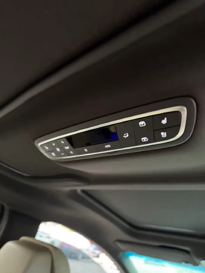 2022 Buick GL8 2.0T 237HP L4 9AT,autocango,china used car exporter,china ev exporter,chinese used car exporter,chinese used ev exporter