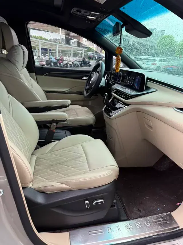 2022 Buick GL8 2.0T 237HP L4 9AT,autocango,china used car exporter,china ev exporter,chinese used car exporter,chinese used ev exporter