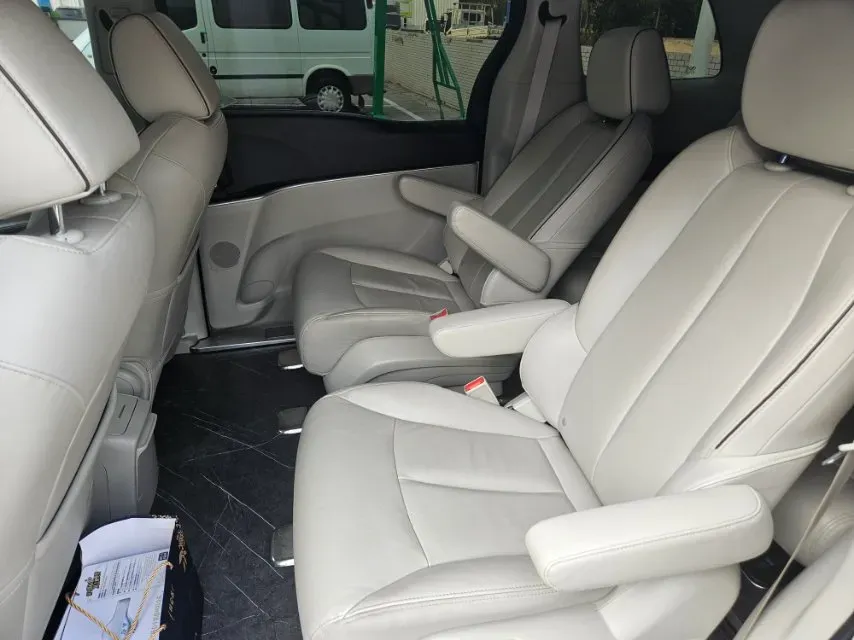 2021 Buick GL8 2.0T 237HP L4 9AT,autocango,china used car exporter,china ev exporter,chinese used car exporter,chinese used ev exporter