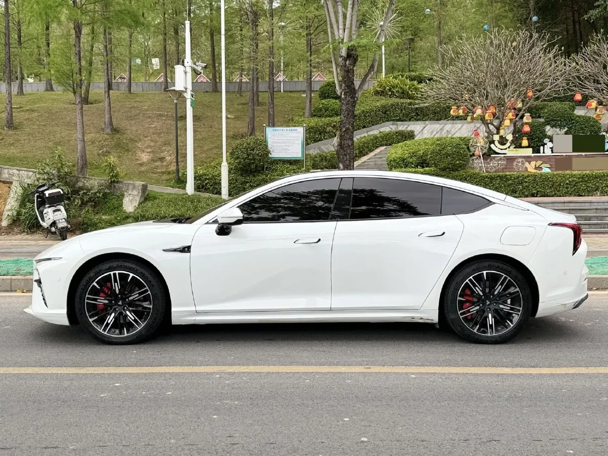 2022 Jeep Grand Commander 2.0T 234HP L4 9AT,autocango,china used car exporter,china ev exporter,chinese used car exporter,chinese used ev exporter