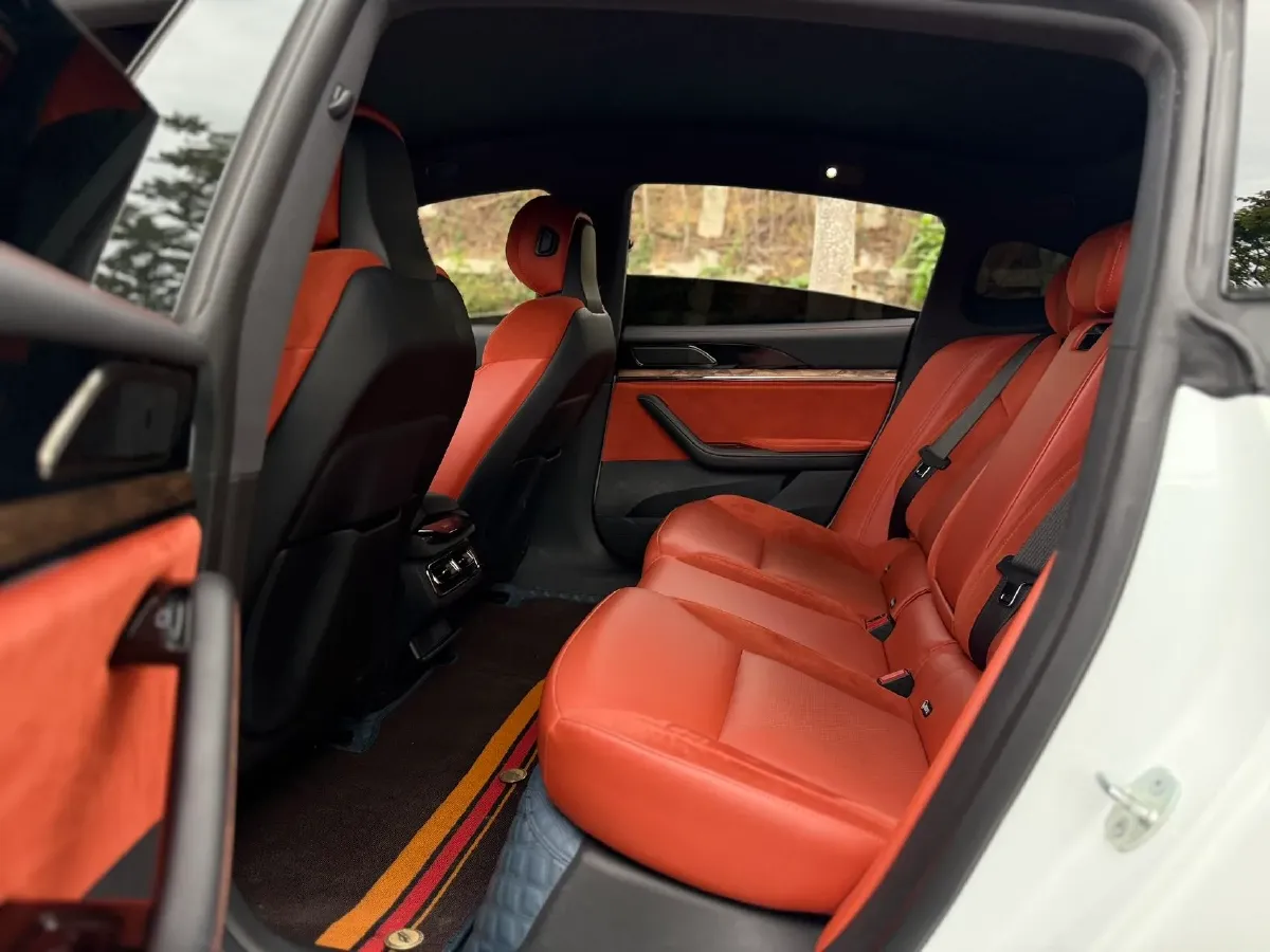 2022 Jeep Grand Commander 2.0T 234HP L4 9AT,autocango,china used car exporter,china ev exporter,chinese used car exporter,chinese used ev exporter