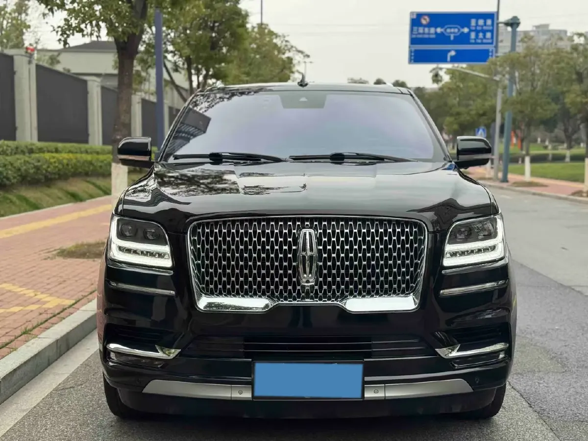 2019 Lincoln Navigator 3.5T 388HP V6 10AT,autocango,china used car exporter,china ev exporter,chinese used car exporter,chinese used ev exporter