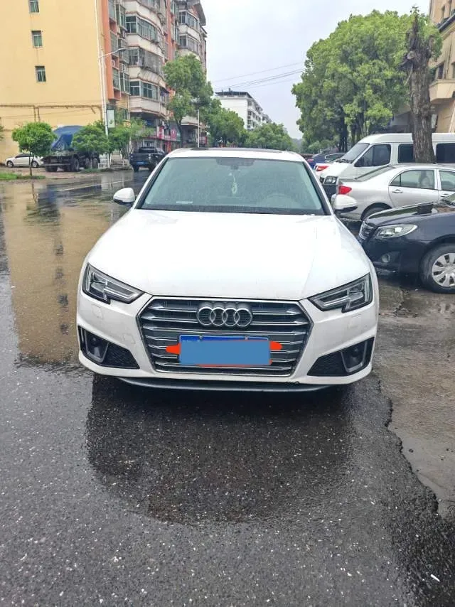 2019 Audi A4L 2.0T 190HP L4 7DCT,autocango,china used car exporter,china ev exporter,chinese used car exporter,chinese used ev exporter