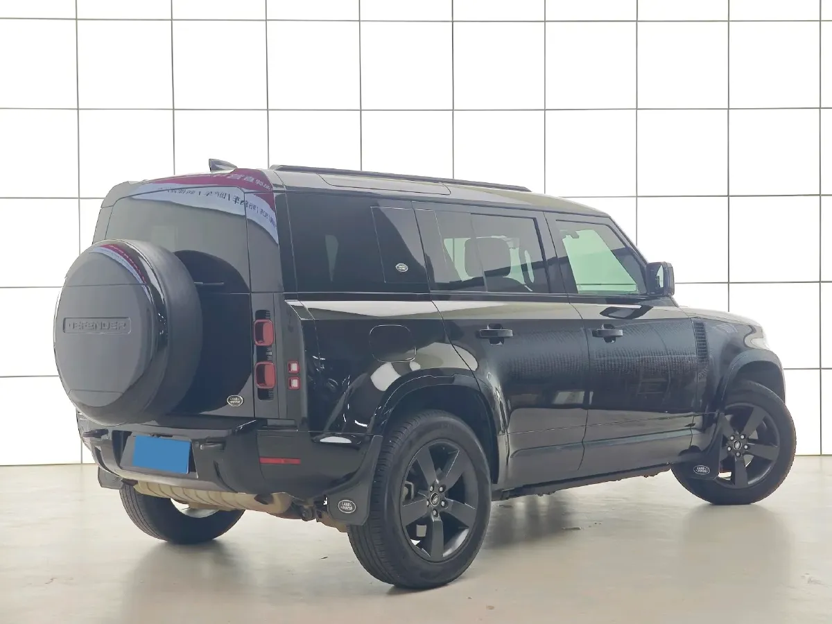 2022 Land Rover Defender 3.0T 400HP L6 8AT,autocango,china used car exporter,china ev exporter,chinese used car exporter,chinese used ev exporter