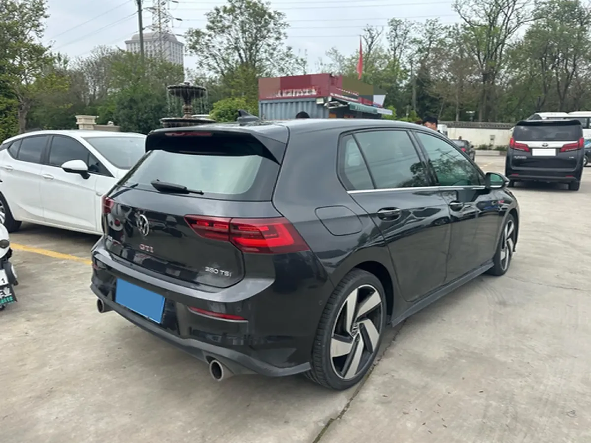 2021 Volkswagen GolfGTI 2.0T 220HP L4 7DCT,autocango,china used car exporter,china ev exporter,chinese used car exporter,chinese used ev exporter