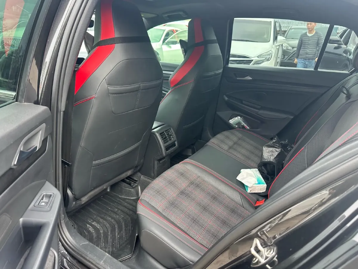 2021 Volkswagen GolfGTI 2.0T 220HP L4 7DCT,autocango,china used car exporter,china ev exporter,chinese used car exporter,chinese used ev exporter