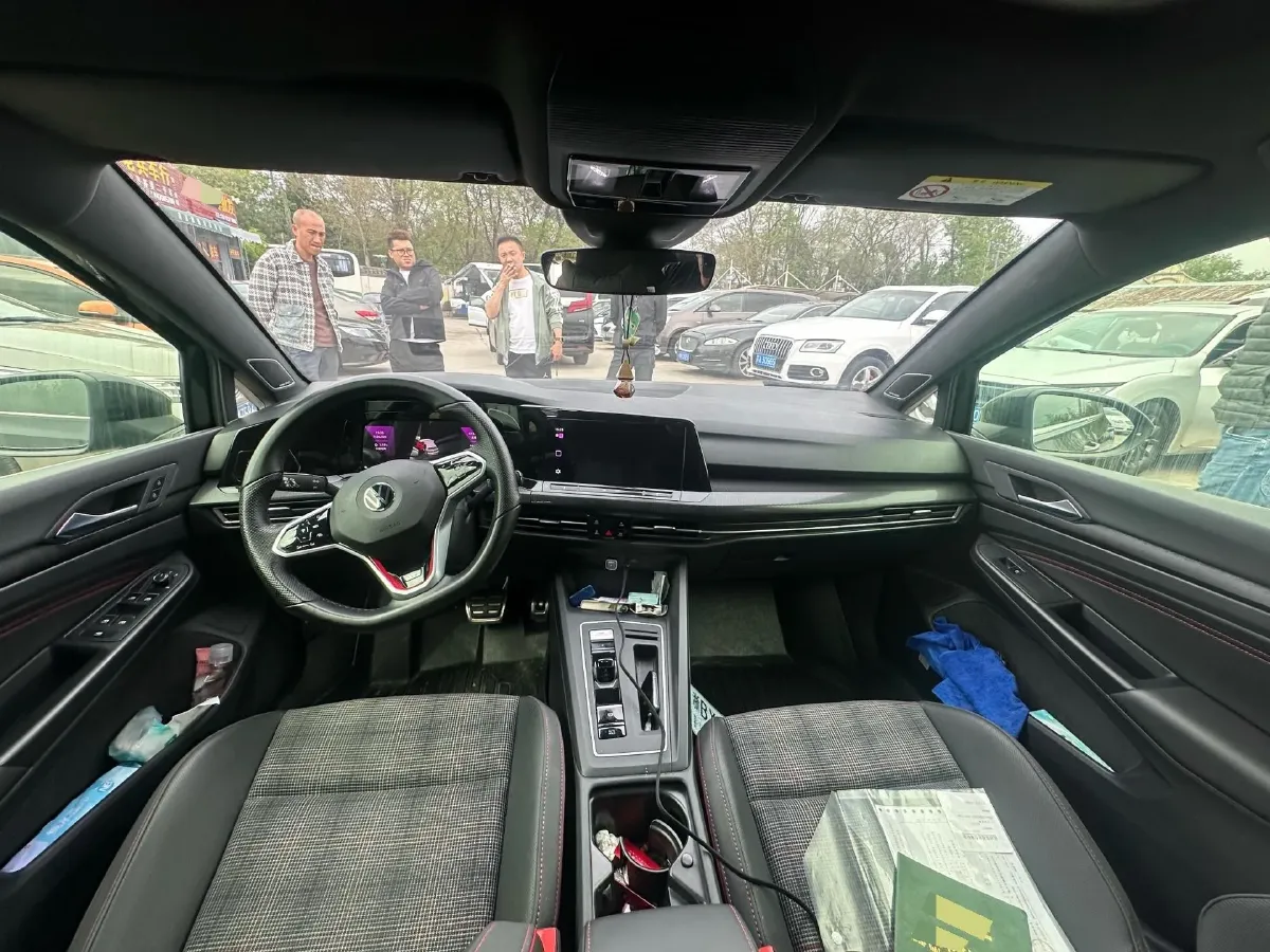 2021 Volkswagen GolfGTI 2.0T 220HP L4 7DCT,autocango,china used car exporter,china ev exporter,chinese used car exporter,chinese used ev exporter