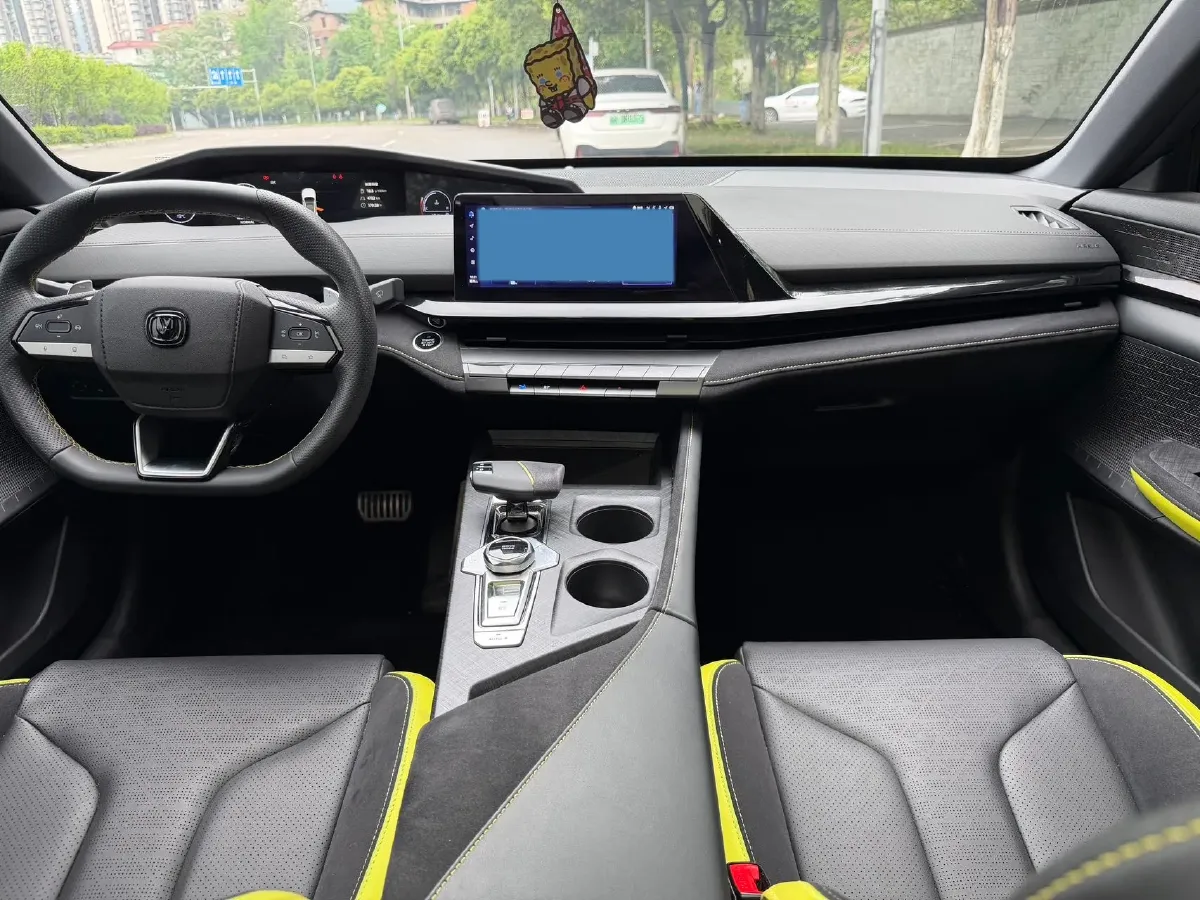 2022 ChangAn UNI-V 2.0T 233HP L4 8AT,autocango,china used car exporter,china ev exporter,chinese used car exporter,chinese used ev exporter